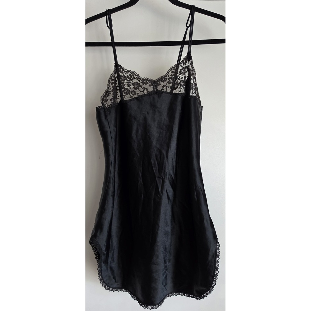 Victoria's Secret Camisole M Black Lace Sleeveless Lingerie Tank Top Slip